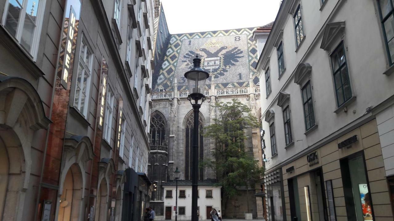 At St. Stephan Wien Exterior foto